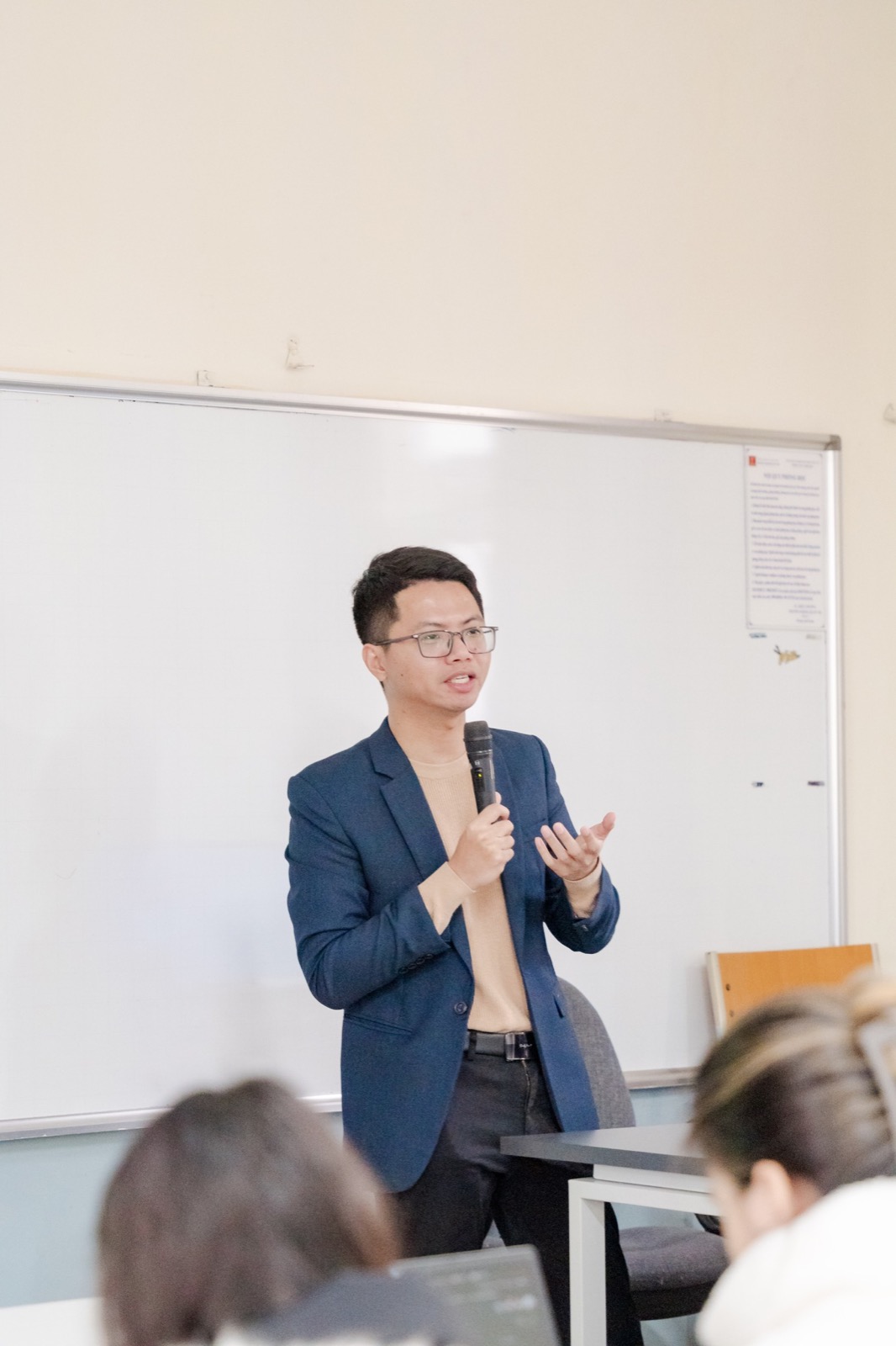 Nguyễn Hải Nam giảng dạy Digital Marketing và Video AI